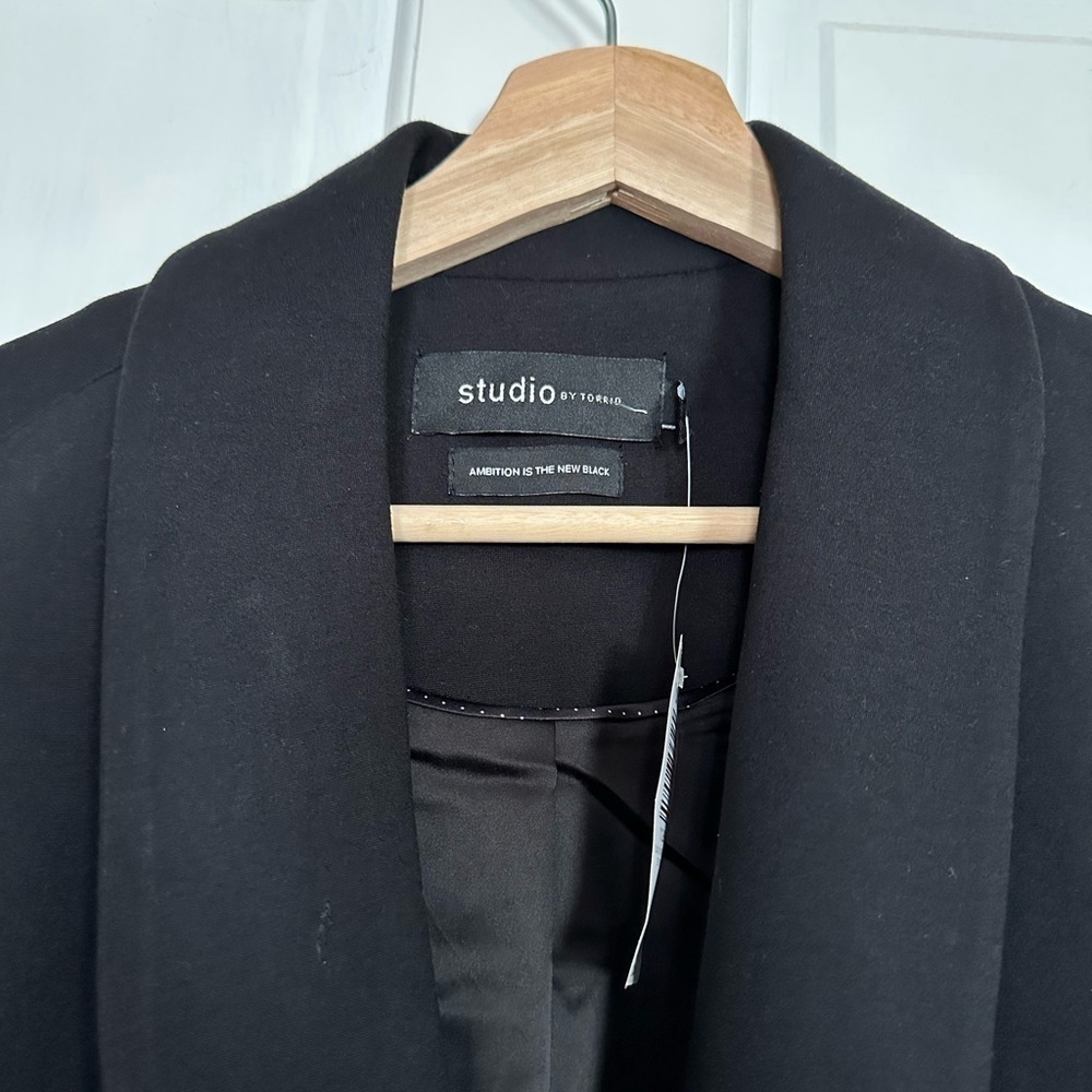 Torrid Studio Black Ponte Peplum Blazer NWT Sz 2X - Picture 3 of 7